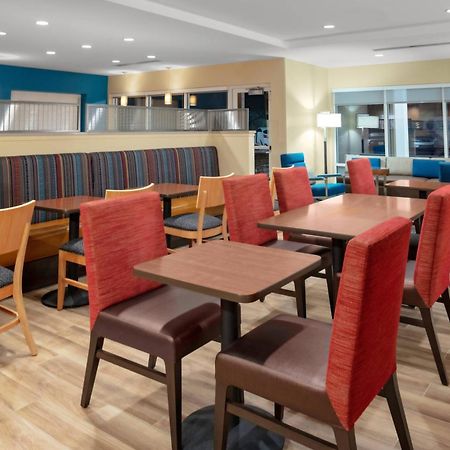 Towneplace Suites By Marriott Gainesville Bagian luar foto