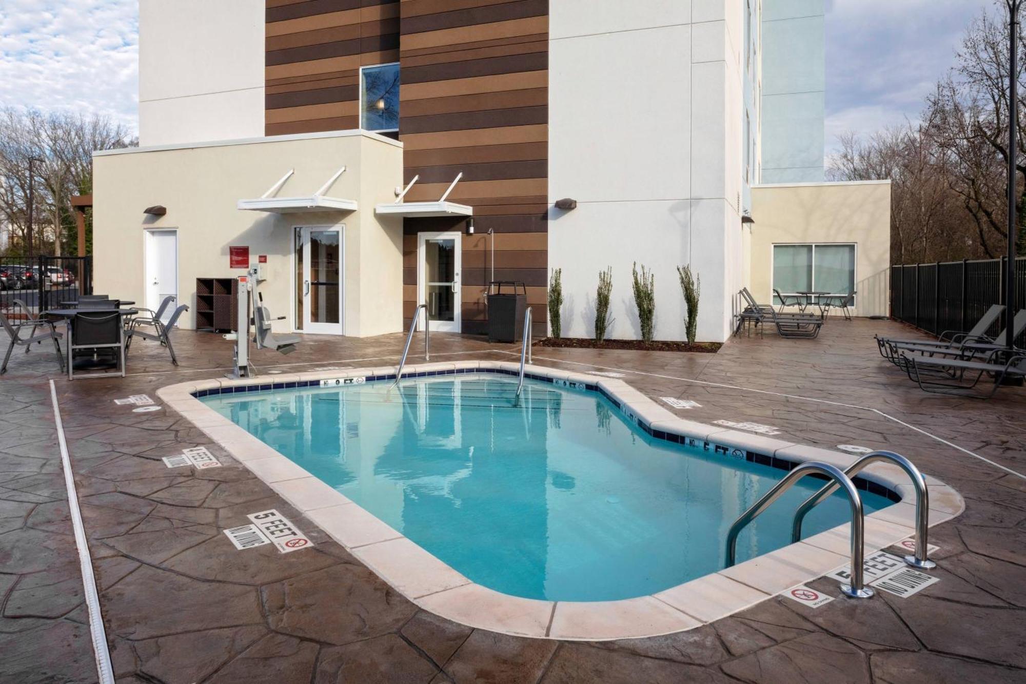 Towneplace Suites By Marriott Gainesville Bagian luar foto