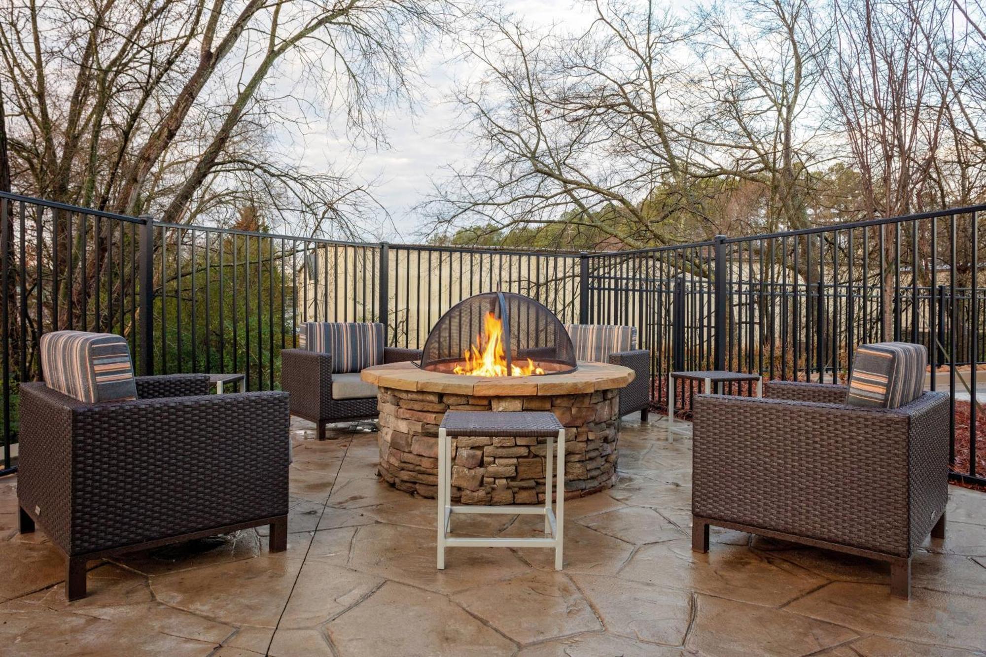 Towneplace Suites By Marriott Gainesville Bagian luar foto
